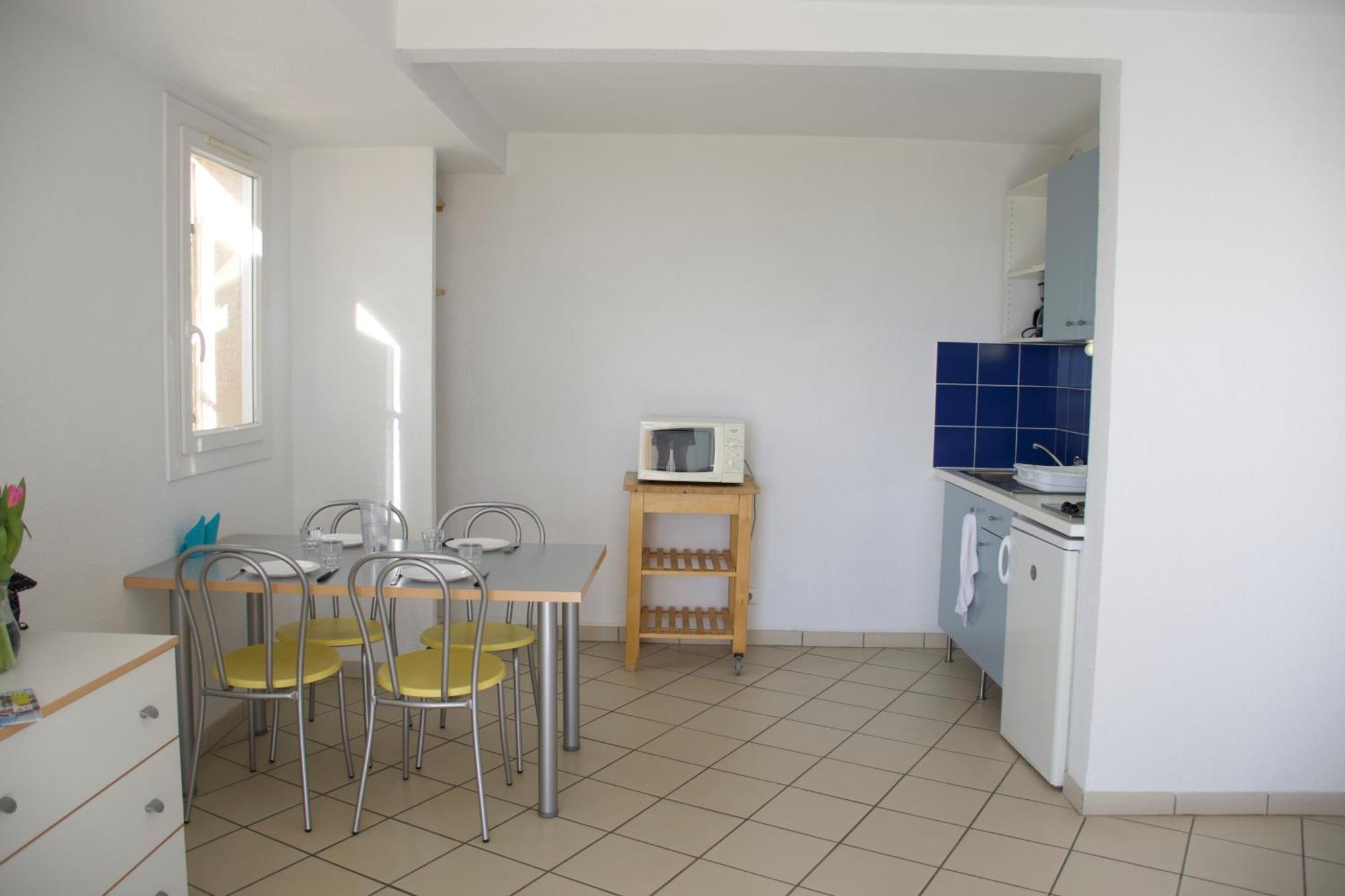 Ulvf Les Romarins Aparthotel Fleury  Ngoại thất bức ảnh